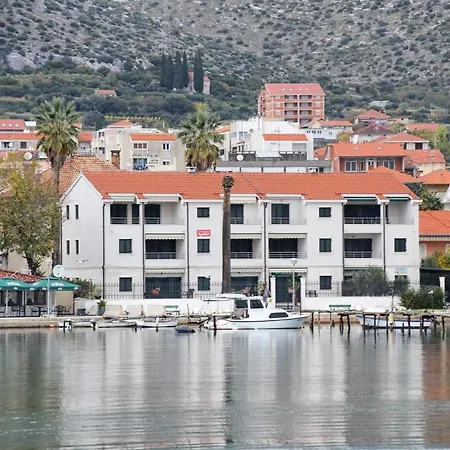 16211c Trogir